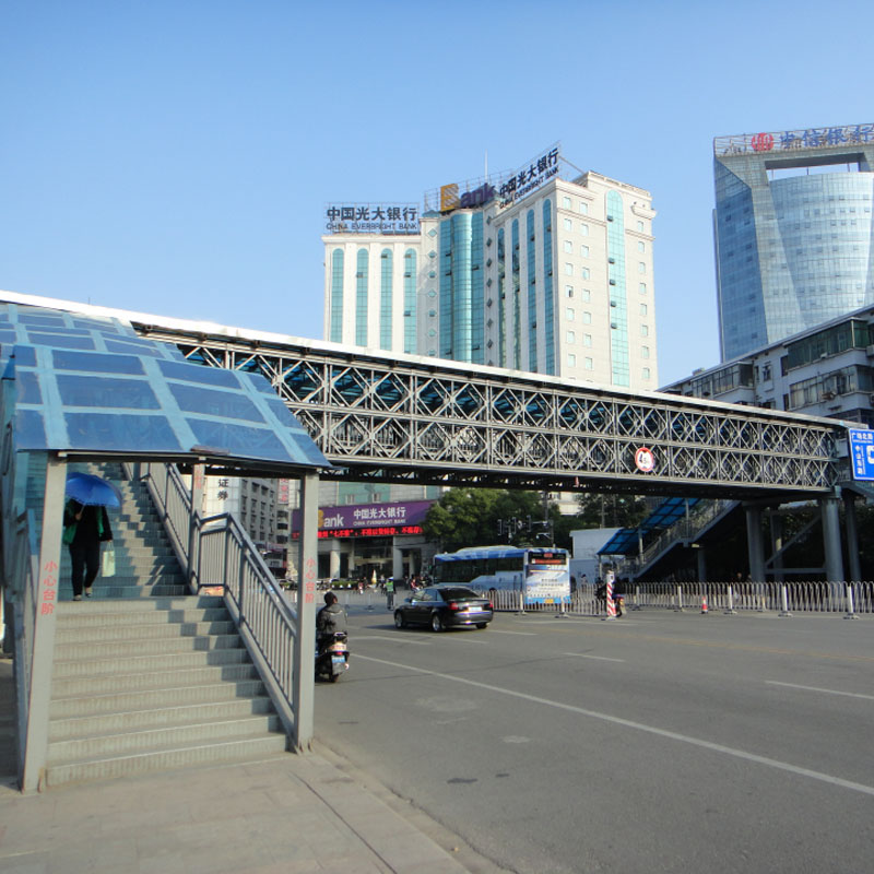 Ponte pedestre de Bailey na cidade de Nanchang, província de Jiangxi