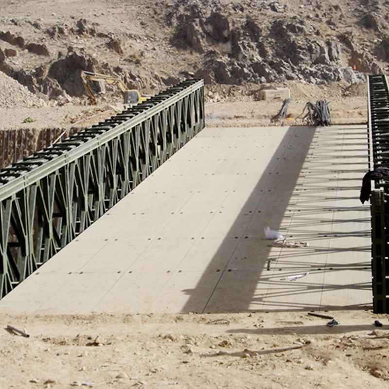 Ponte Bailey na cidade de Nyingchi, Tibete