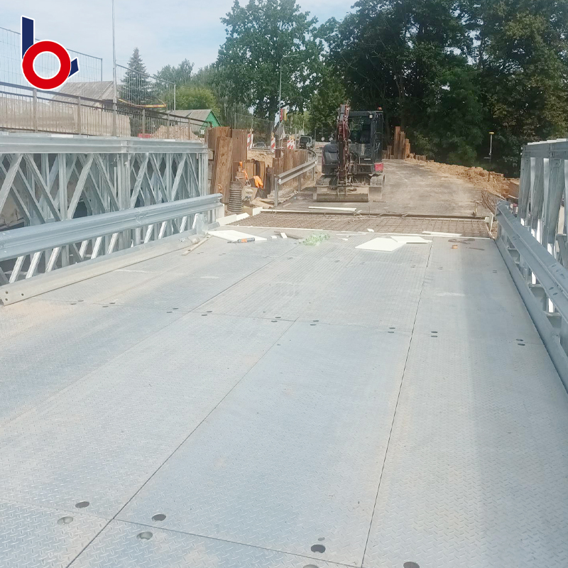 Truss Bridge abrangendo uma grande dist&acirc;ncia
